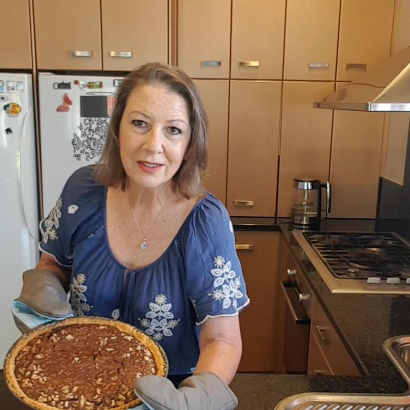 A Slice of Autumn: Walnut Pie with a Hint of&nbsp;Chocolate