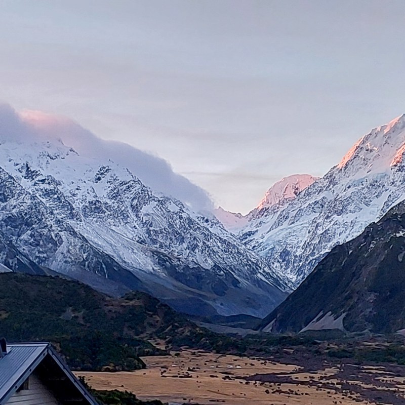 3 Nights in Queenstown & Aoraki/Mount Cook: Mountains, Lakes, Glacier, and wait for it…Icebergs!