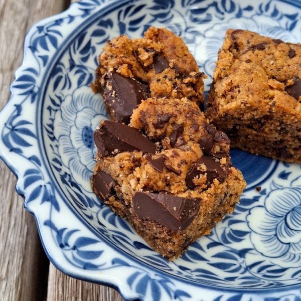 Easy Chia Seed Chocolate Peanut Butter Squares: Healthy&nbsp;Indulgence