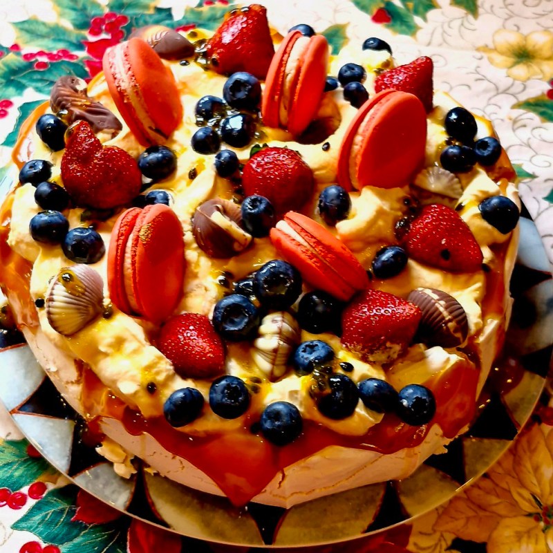 Stress-Free Christmas Pavlova: A Festive Treat with No&nbsp;Drama!
