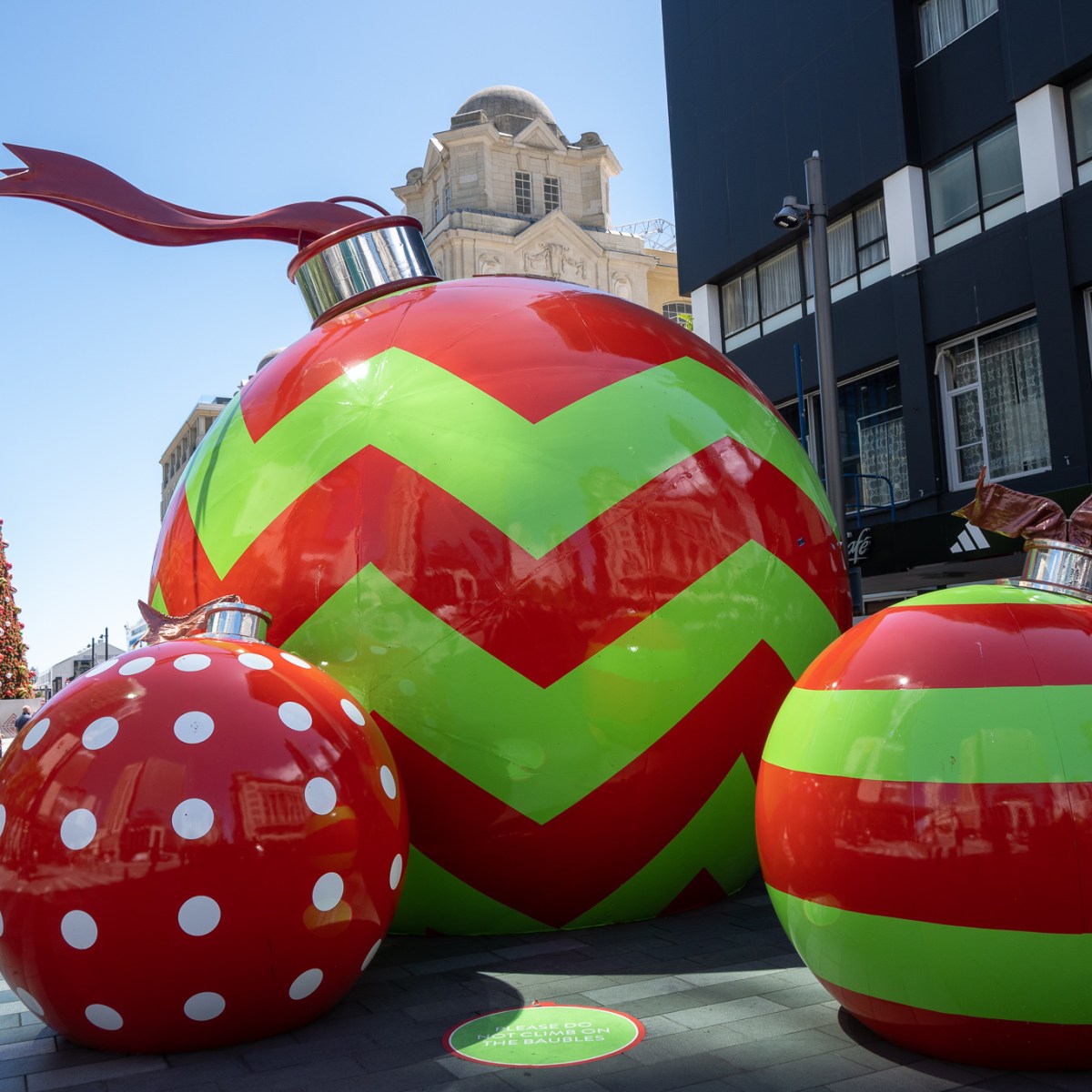 Festive Walk Through Auckland: Christmas Decorations & Delicious&nbsp;Treats