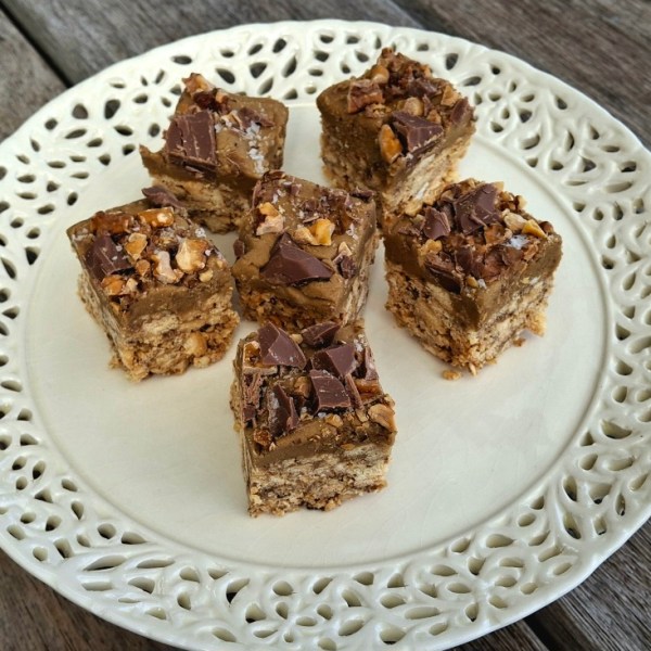 Quick No-Bake Coffee and Walnut Slice&nbsp;Recipe