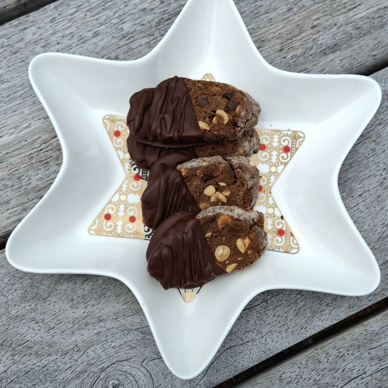 Hazelnut and Ginger Biscotti with Dark Chocolate – A Great Christmas Gift (or Coffee&nbsp;Treat)